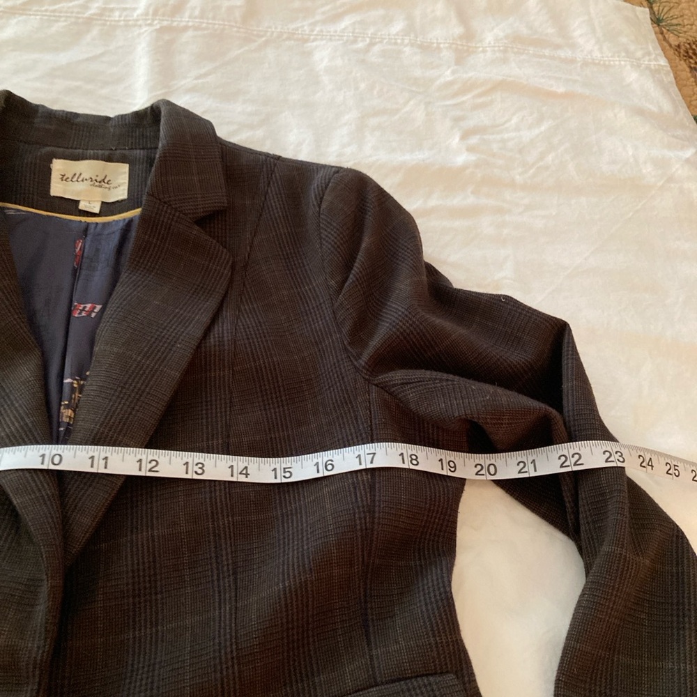 Vintage Fitted Brown Blazer with Eclectic Lining - Picture 10 of 11